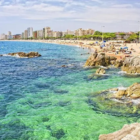 Апартаменты Beautiful Beachfront In Paradise *